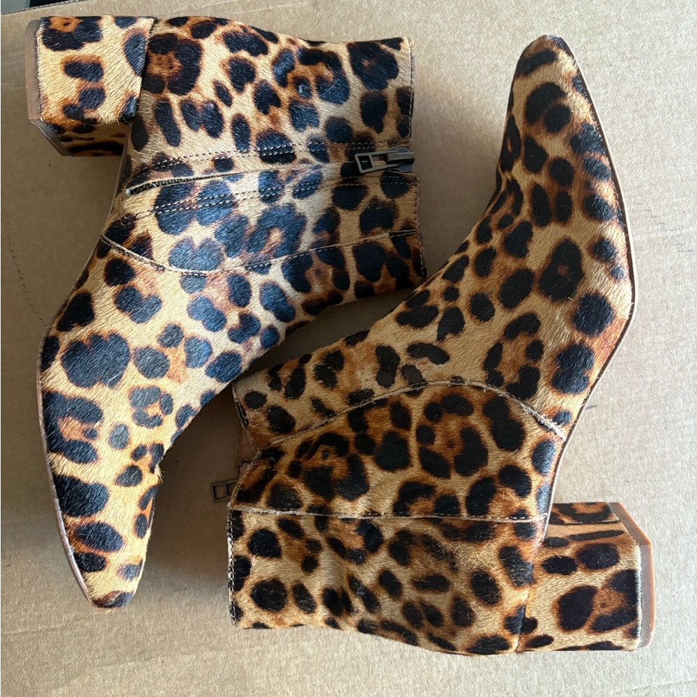 Madewell Leopard print calf hair booties Size 6.5